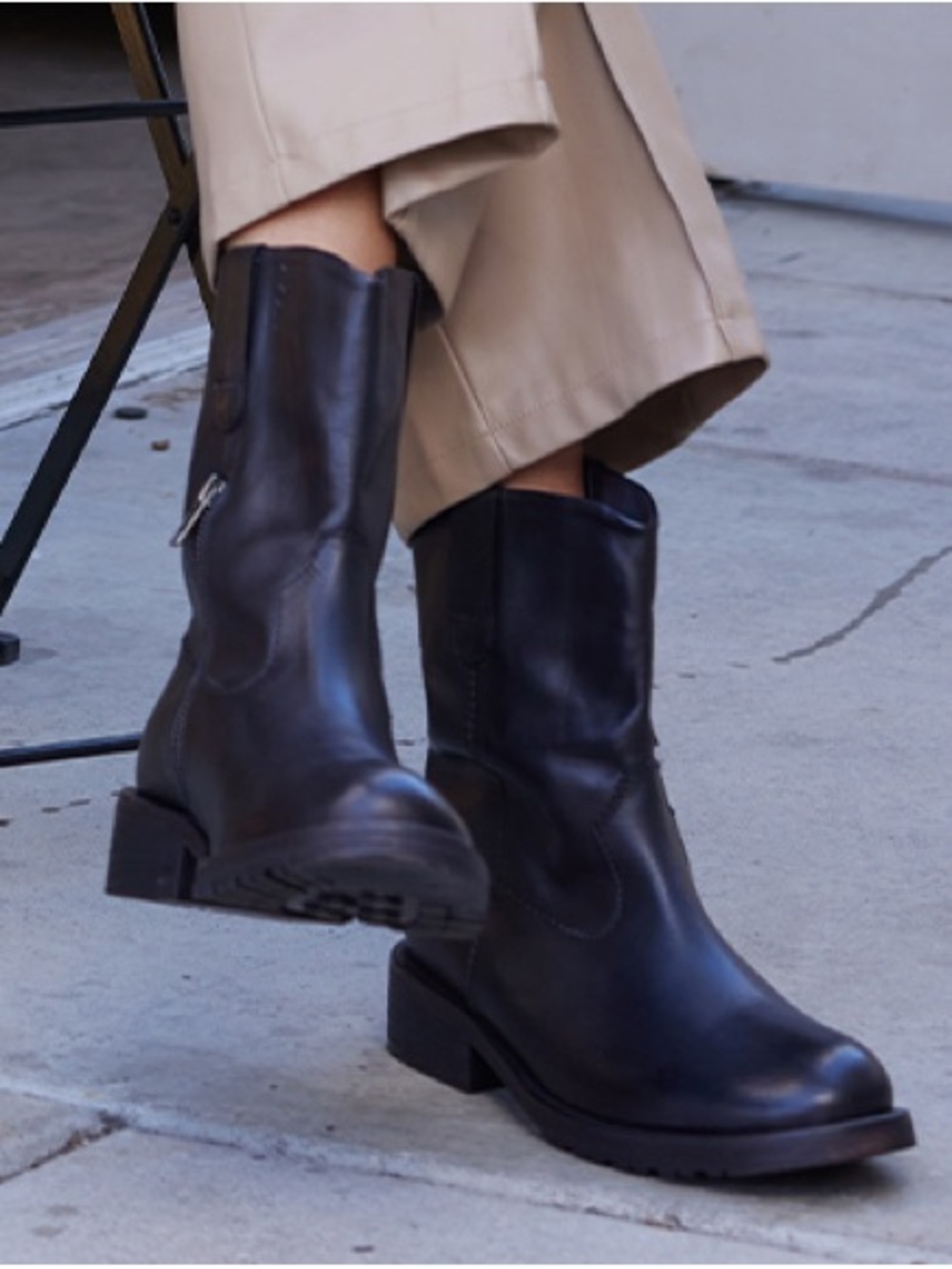 NEW Vintage Foundry Co. Alaina Black Leather Almond Toe Rubber Outsole Boot Sz 7